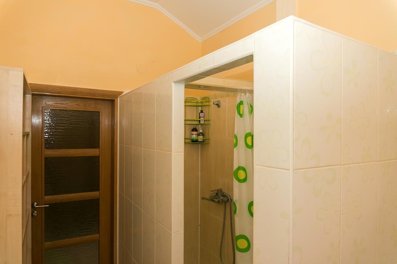 Кімнати В Центрі Hotel Uzhhorod Exterior photo