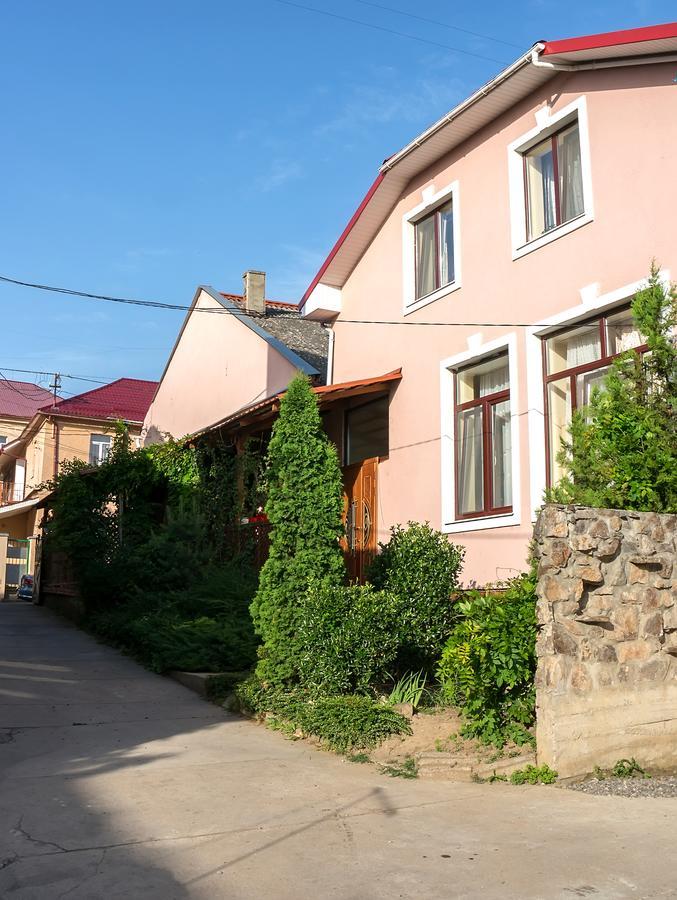 Кімнати В Центрі Hotel Uzhhorod Exterior photo